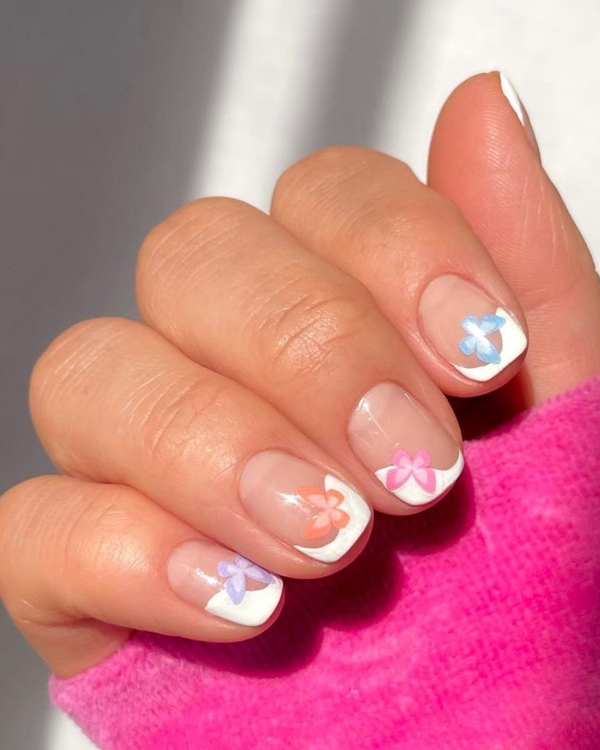 cloudy butterfly pearl nail inspo☁️