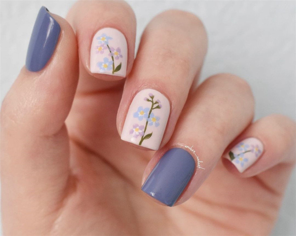 Cute Floral Nail Design