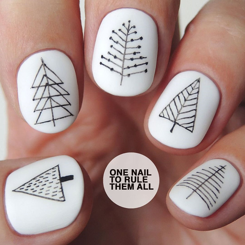 Sketchy Christmas Tree Nails Design