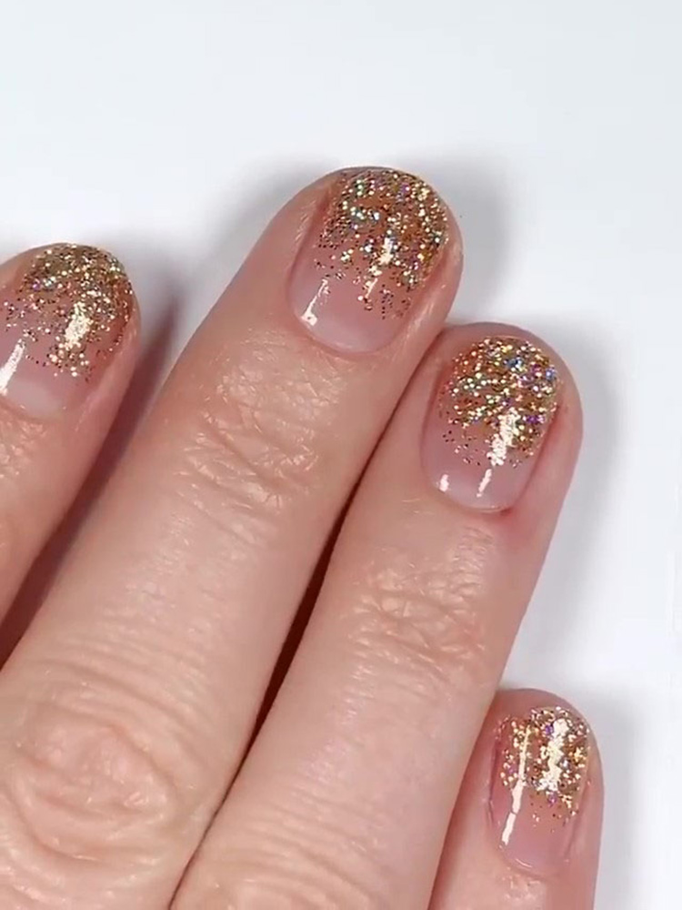 Chic Ombre Glitter Nails for Winter