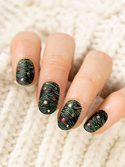 Green Nails Design for Christmas