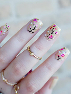 Lovely Pink Floral Nails Design