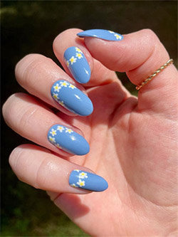 Blue and Daisy Nails Design