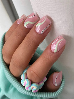 Simple Swirl Nails Idea for Summer