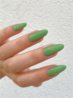 Simple Green Nail Art with Almond Shape